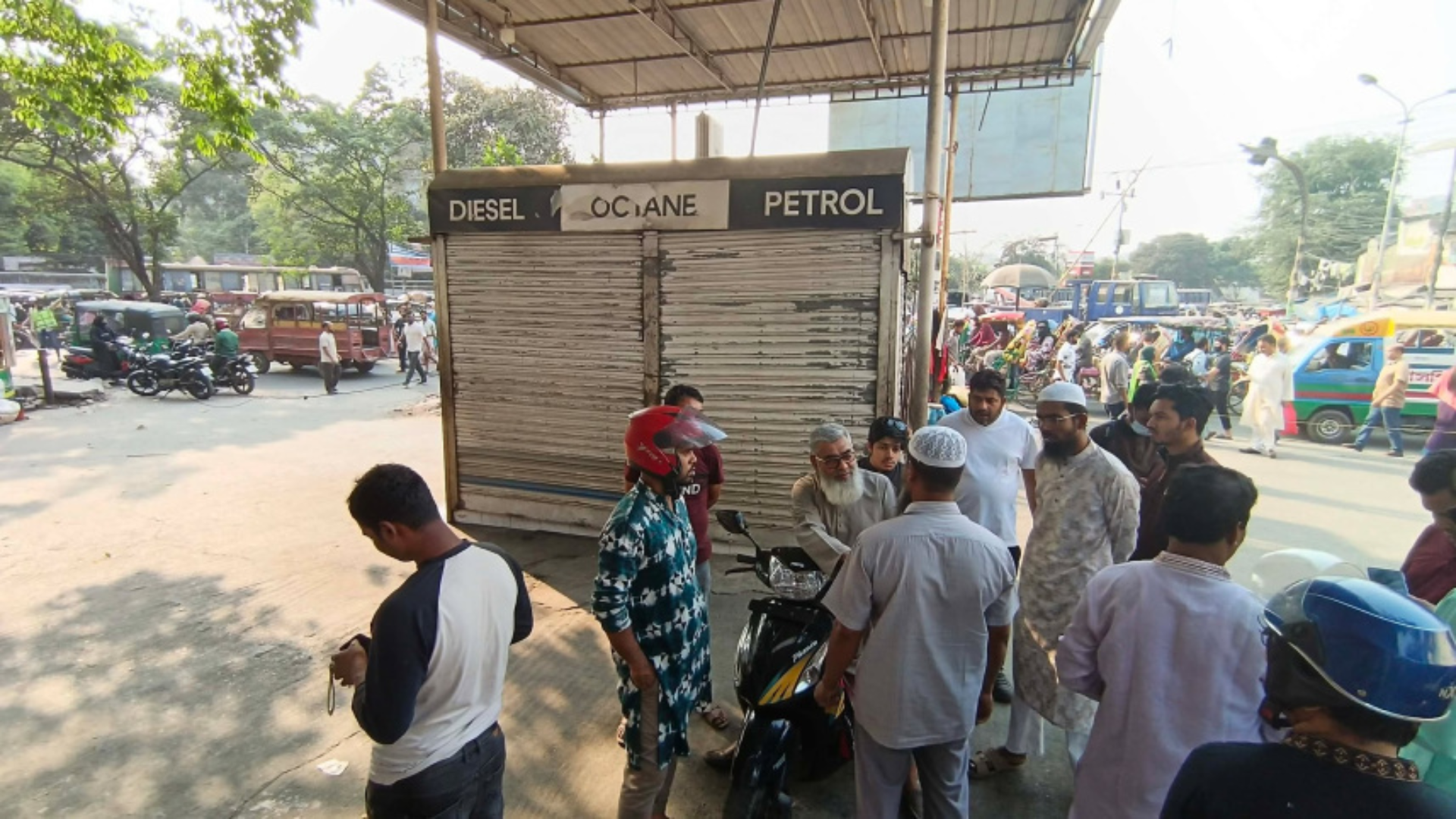 No fuel shortage, energy minister says amid panic buying