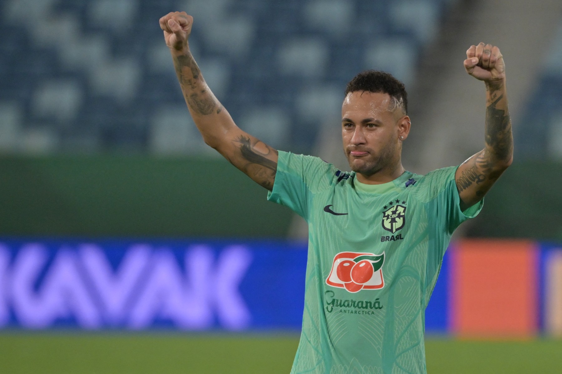 Neymar included in Brazil World Cup squad