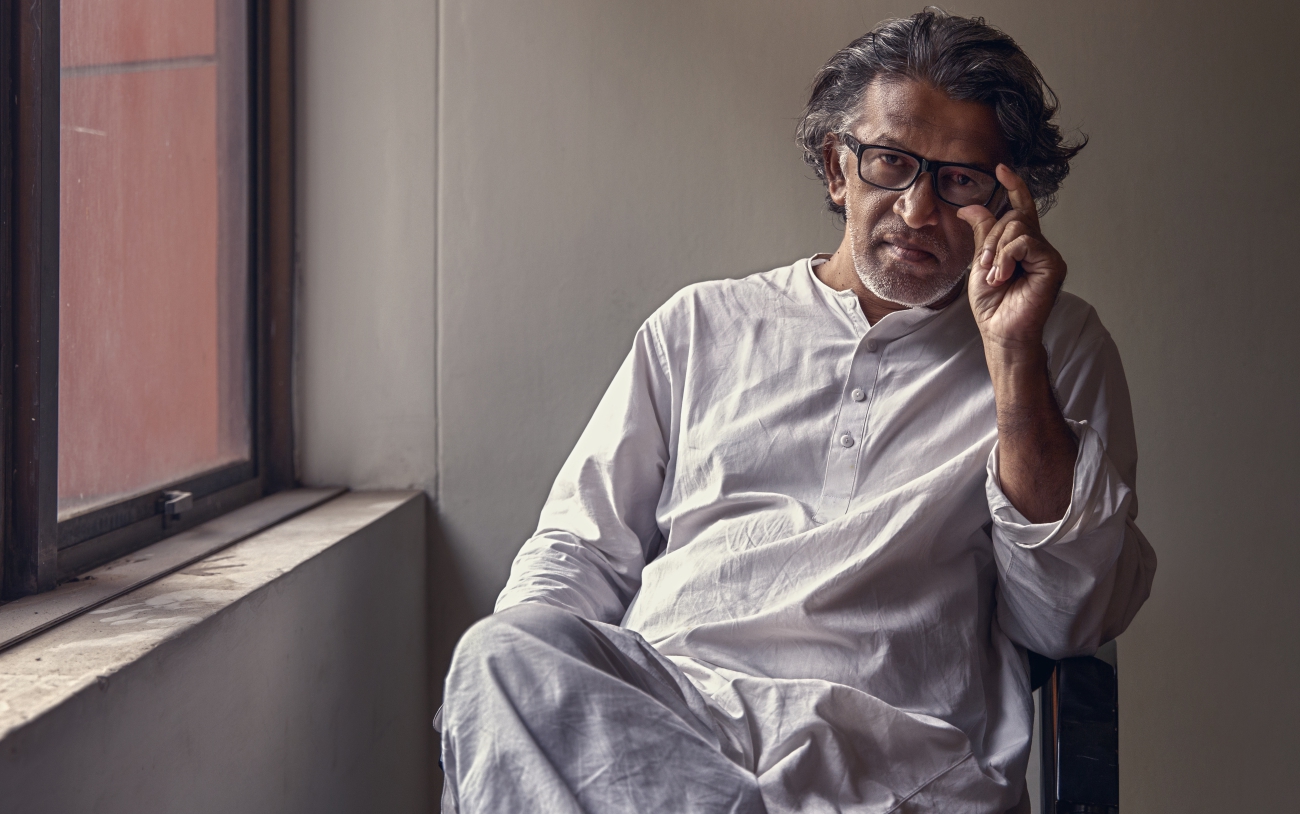 Gazi Rakayet’s ‘Manushtike Dekho’ explores resilience and inner strength