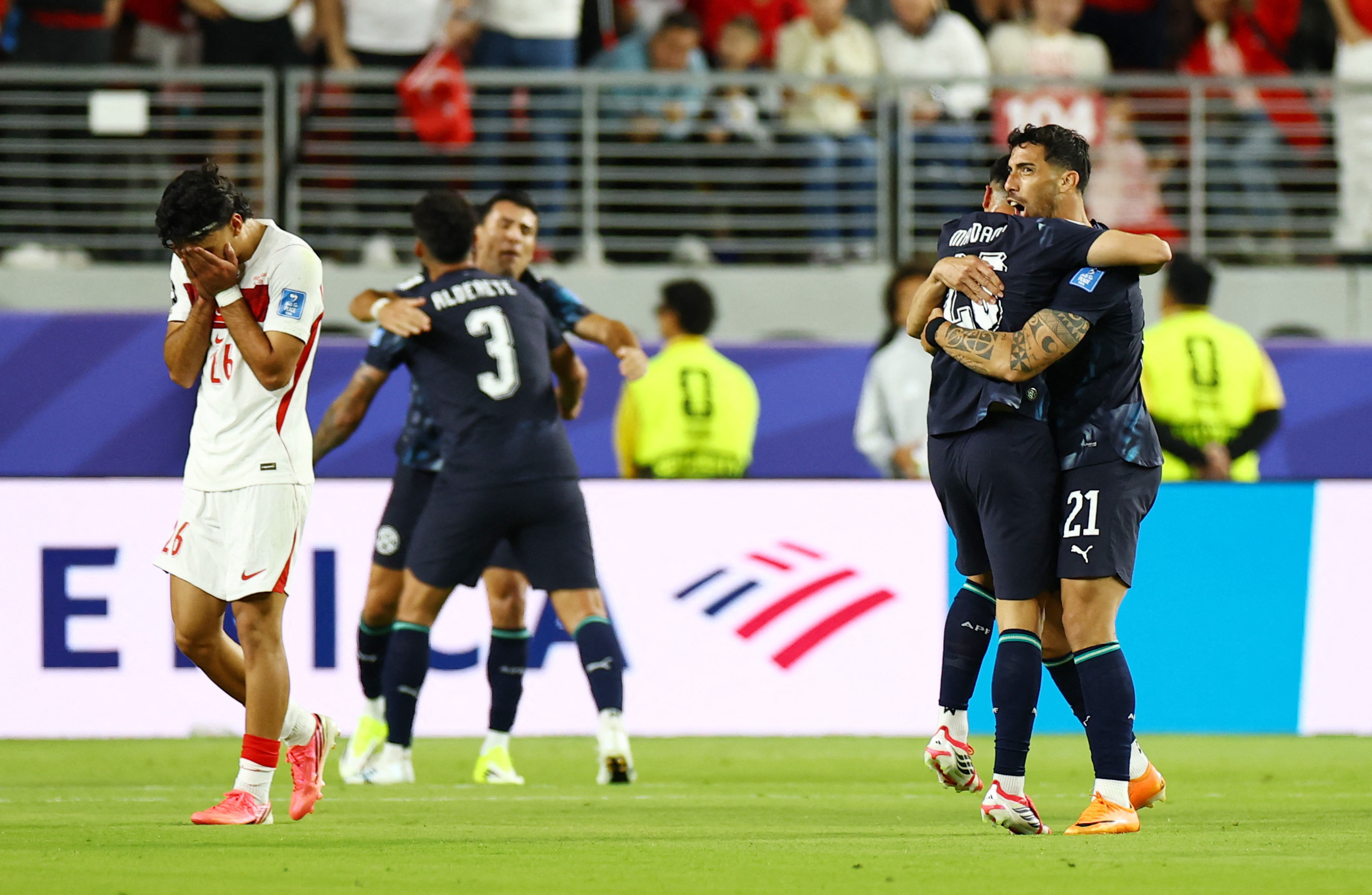 10-man Paraguay eliminate Turkiye with tense 1-0 win