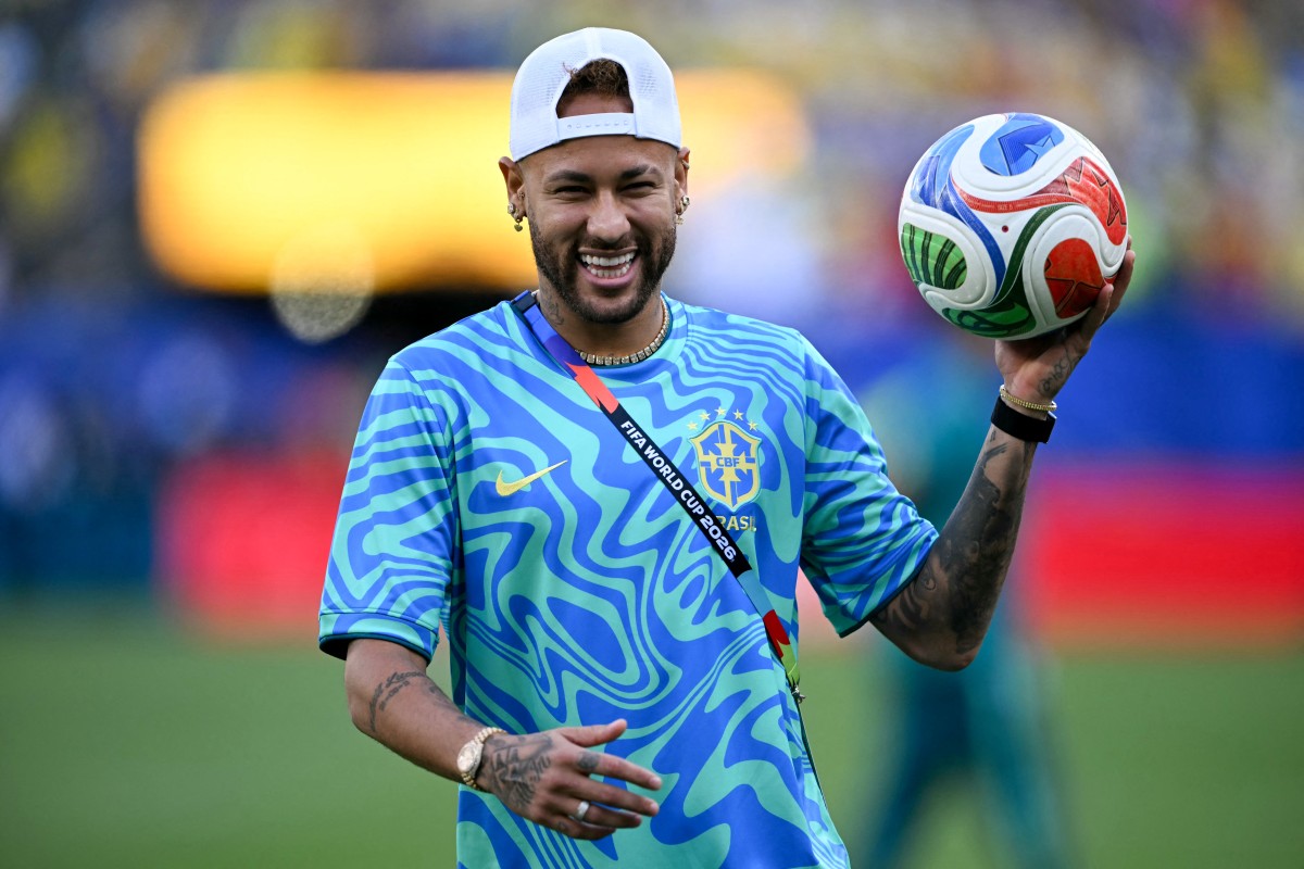 Neymar back in training with Brazil at World Cup