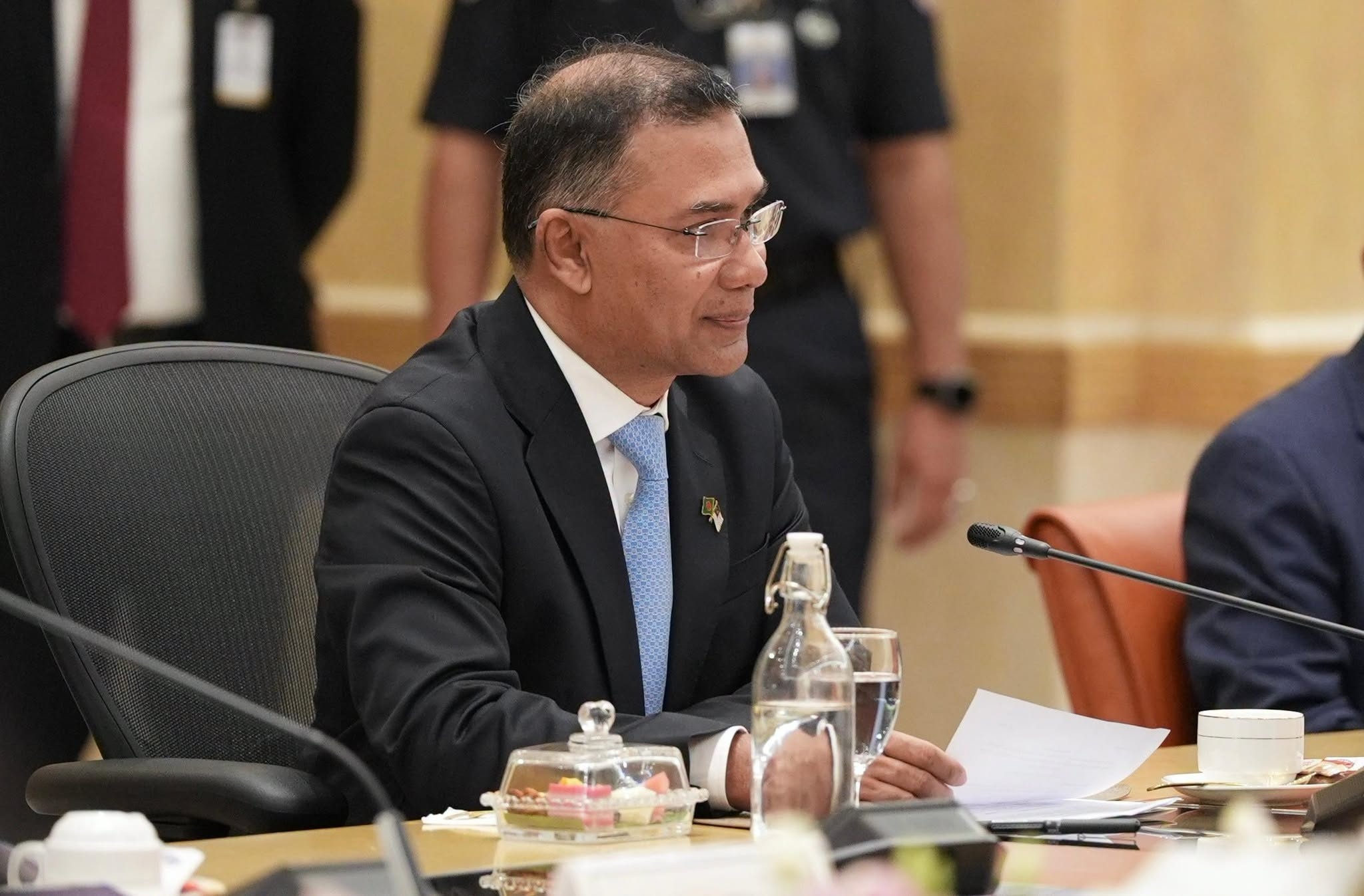 PM urges Malaysia to reopen labour market, recruit more Bangladeshi workers