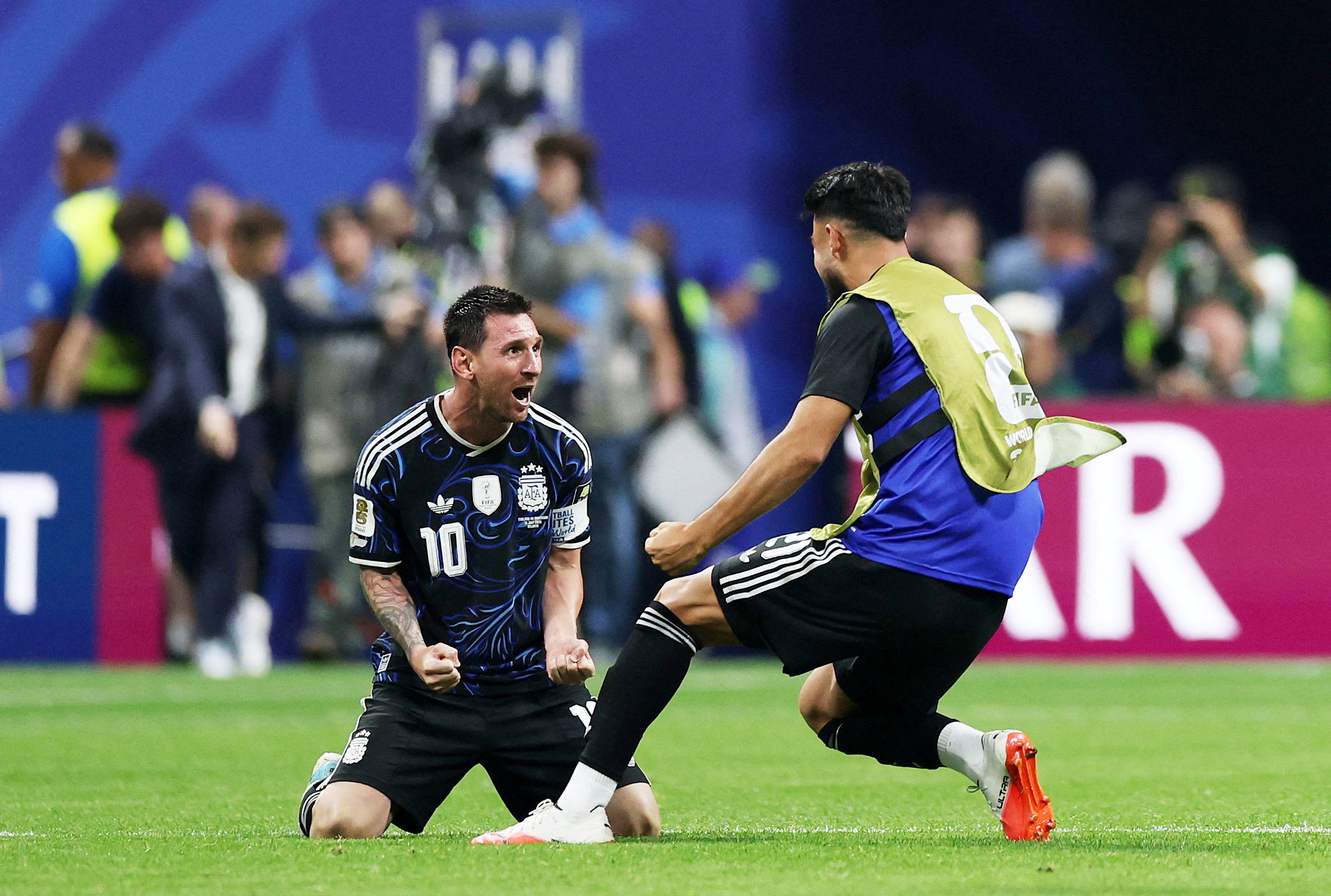Resilient Argentina refuse to fall 