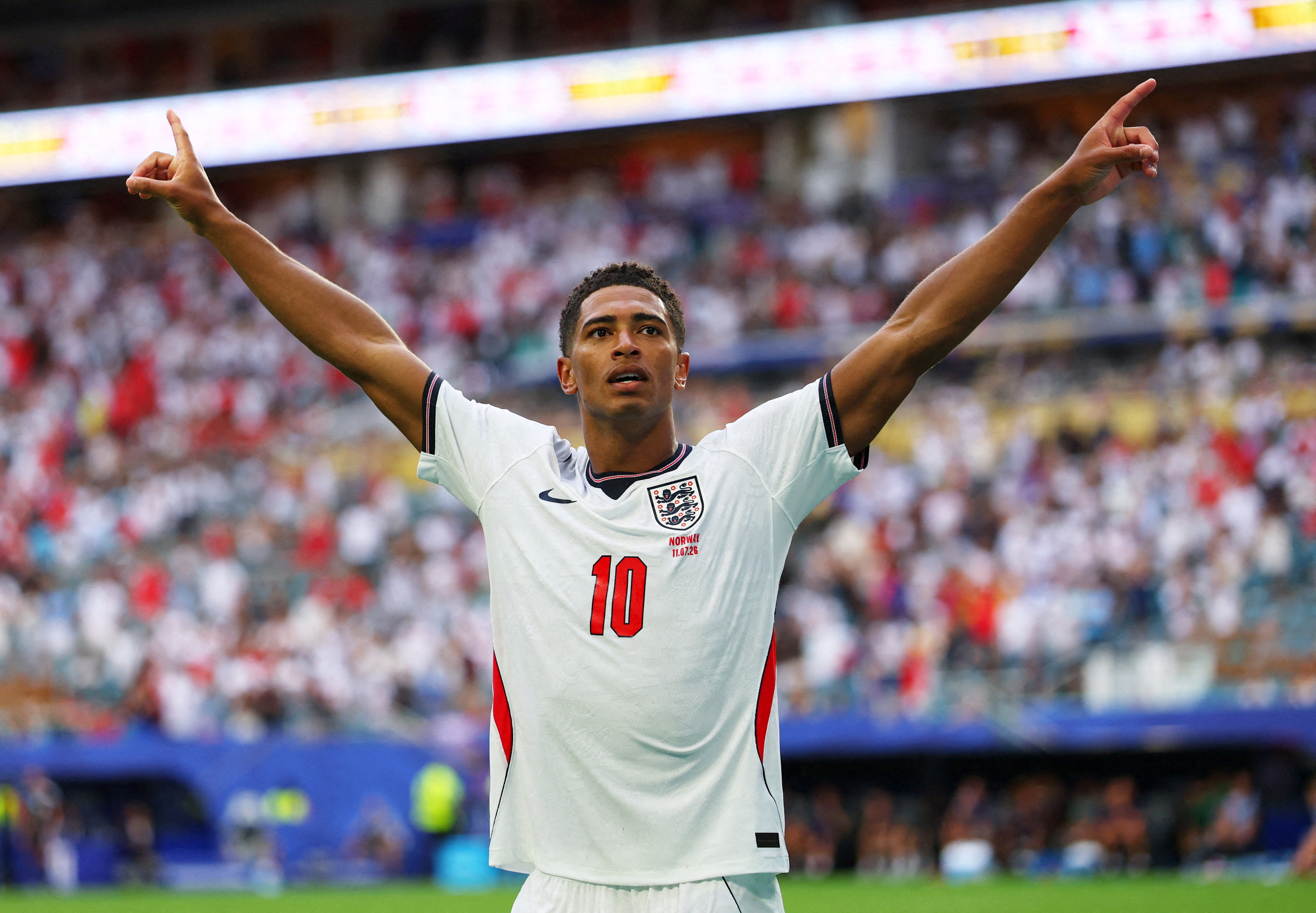 Bellingham brace guides England to World Cup semis