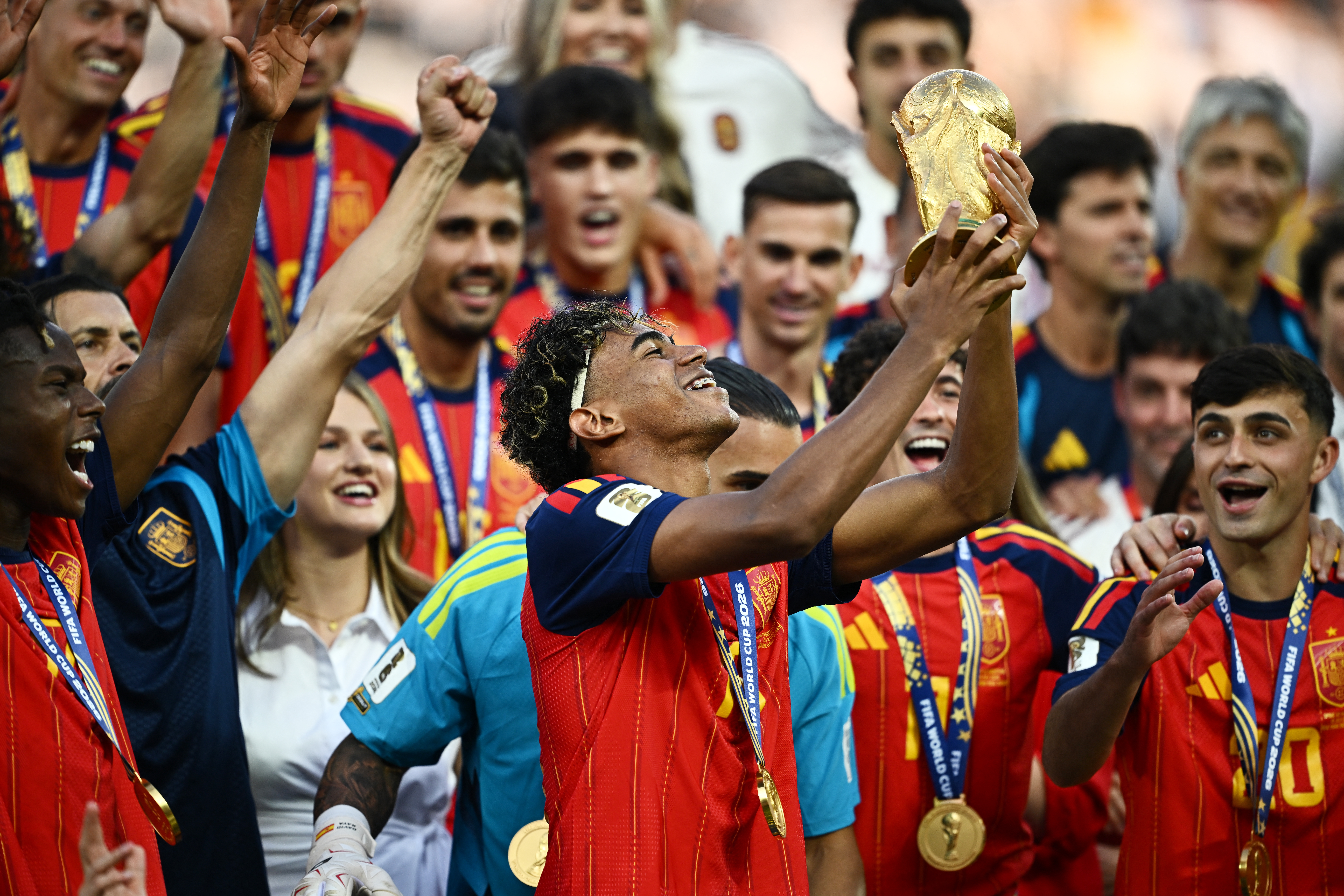 Spain teach Argentina the language of football in lopsided final