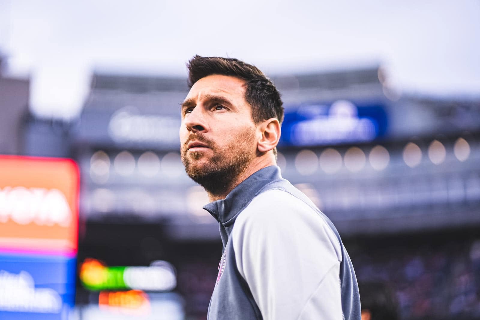 Messi announces international retirement