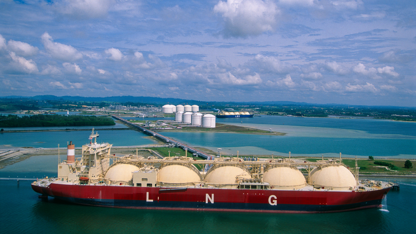 Lingering LNG crisis may drag power cut woes
