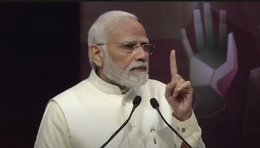 Modi launches 5G mobile internet services in India