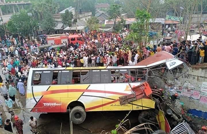 Bus in deadly Madaripur crash had no fitness clearance