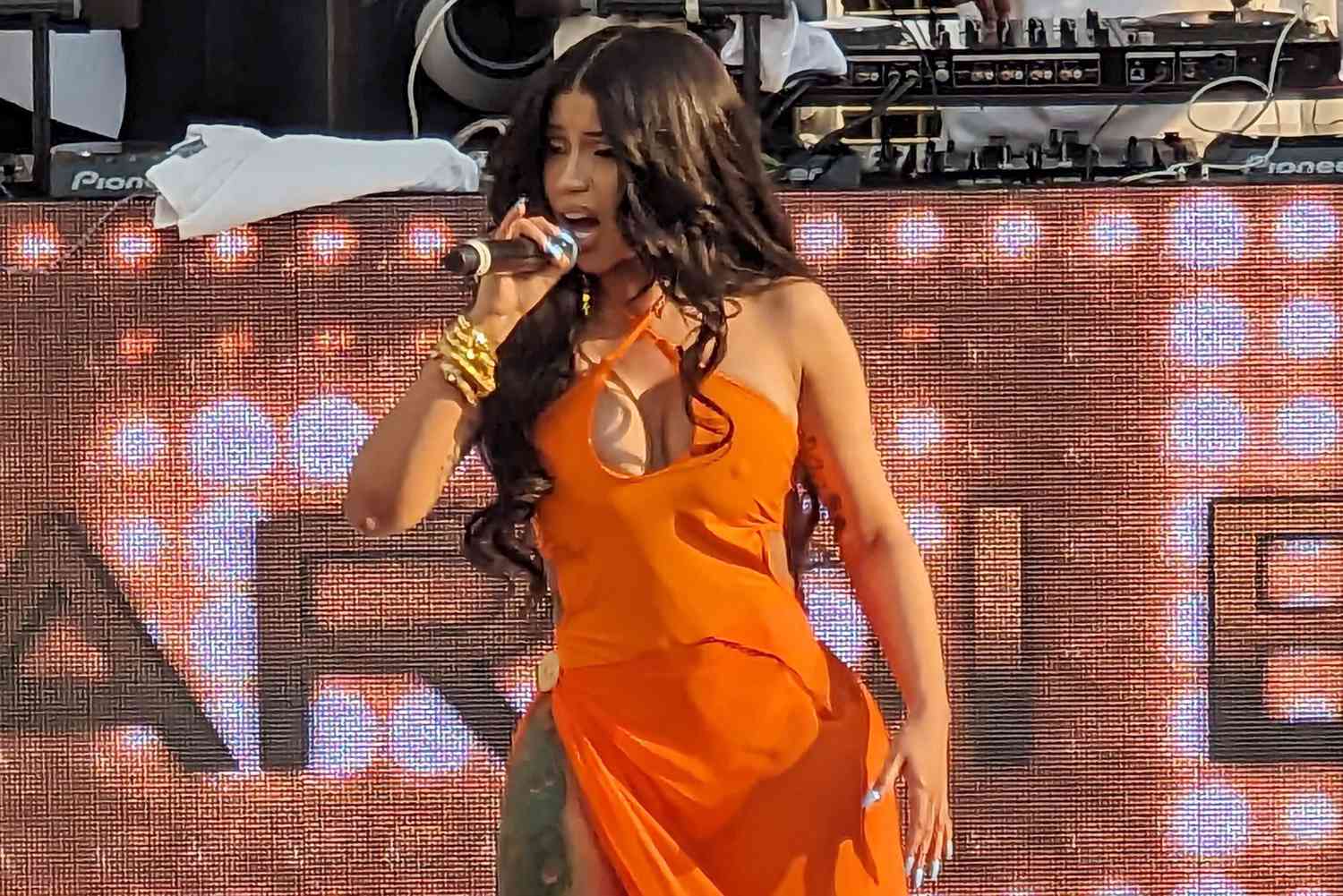 Cardi B tosses microphone at concertgoer&nbsp;who threw drink on her&nbsp;