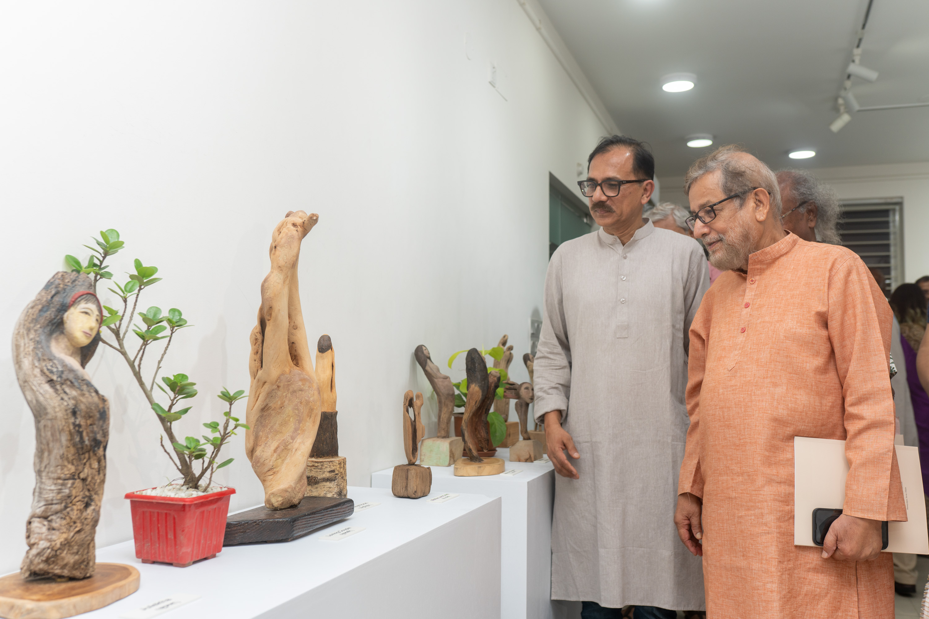 'Drifting to the Root, Drifting to Love': Sculptor Rasha blends art, history and nature