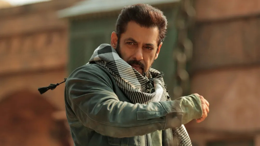 Salman Khan celebrates 58th birthday   