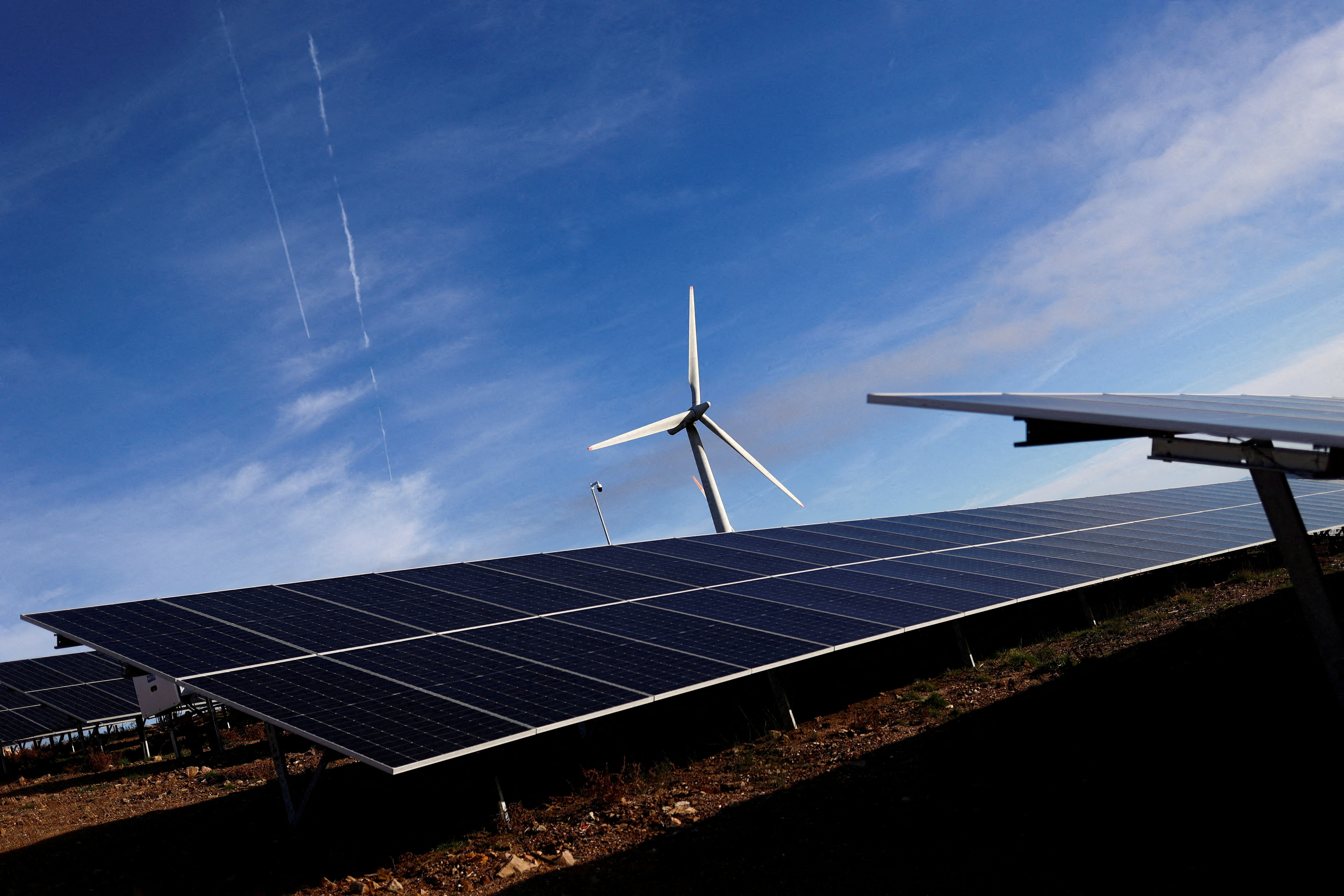 Pushing businesses towards sustainable energy use