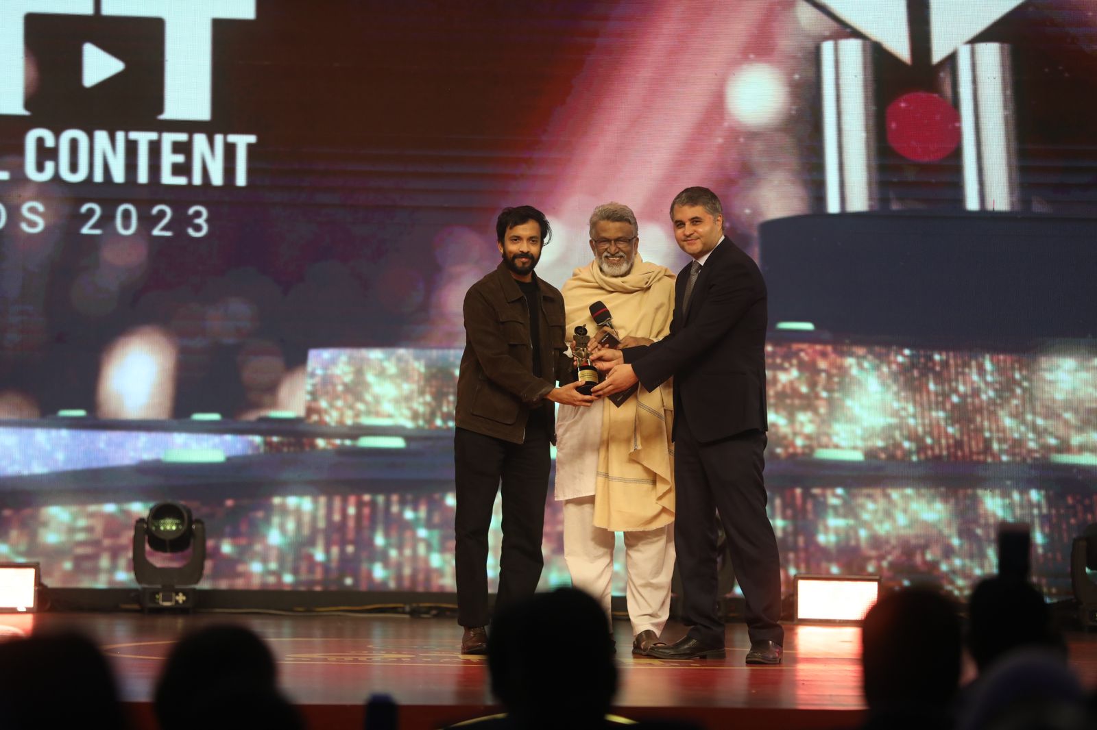 Mizanur Rahman Aryan wins Best Director