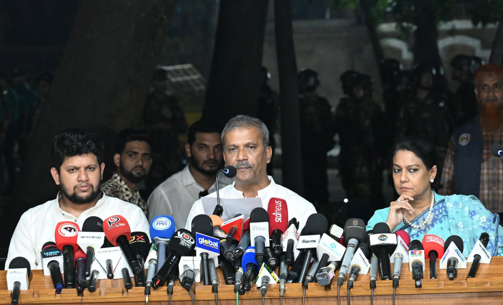 Govt decides to ban AL activities