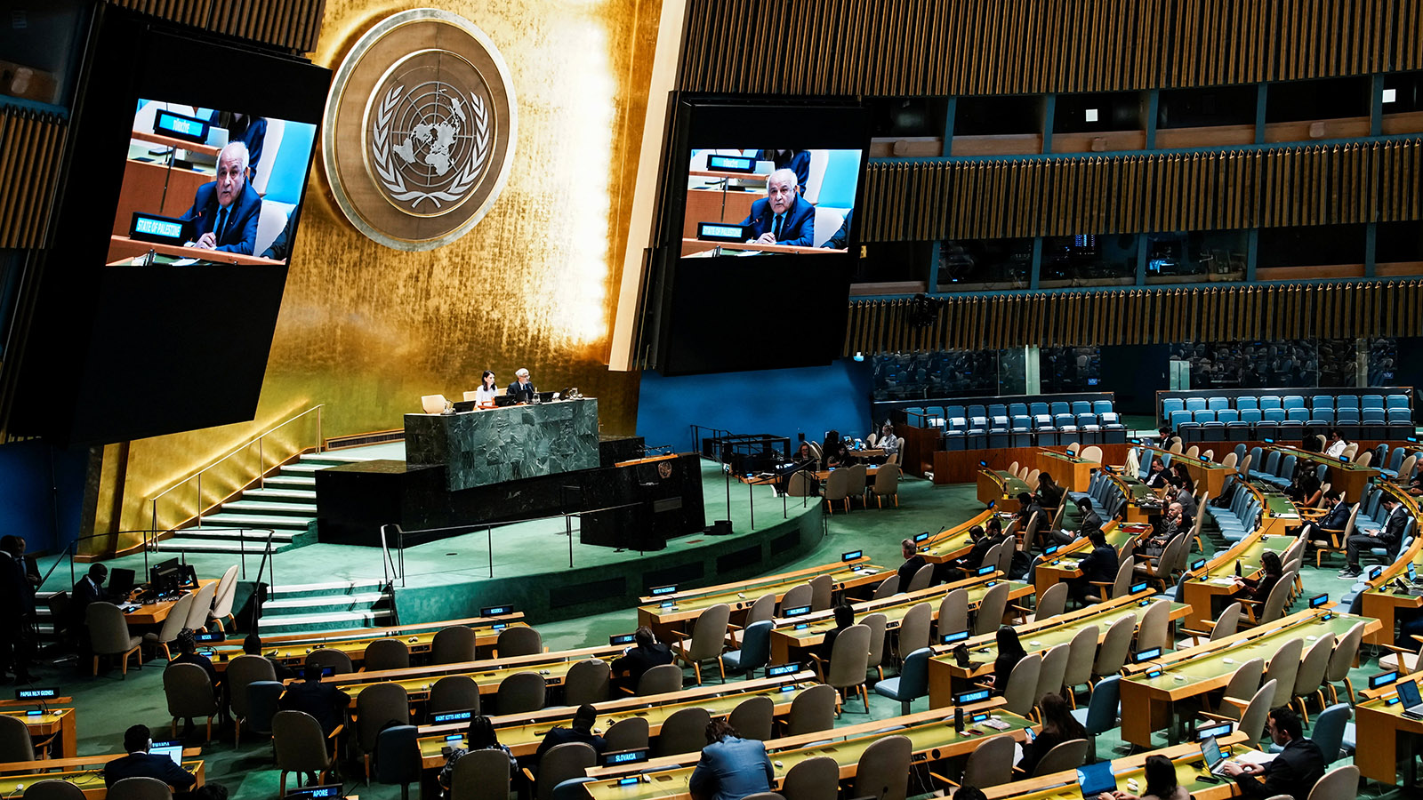 UN overwhelmingly endorses two-state solution declaration that condemns Hamas