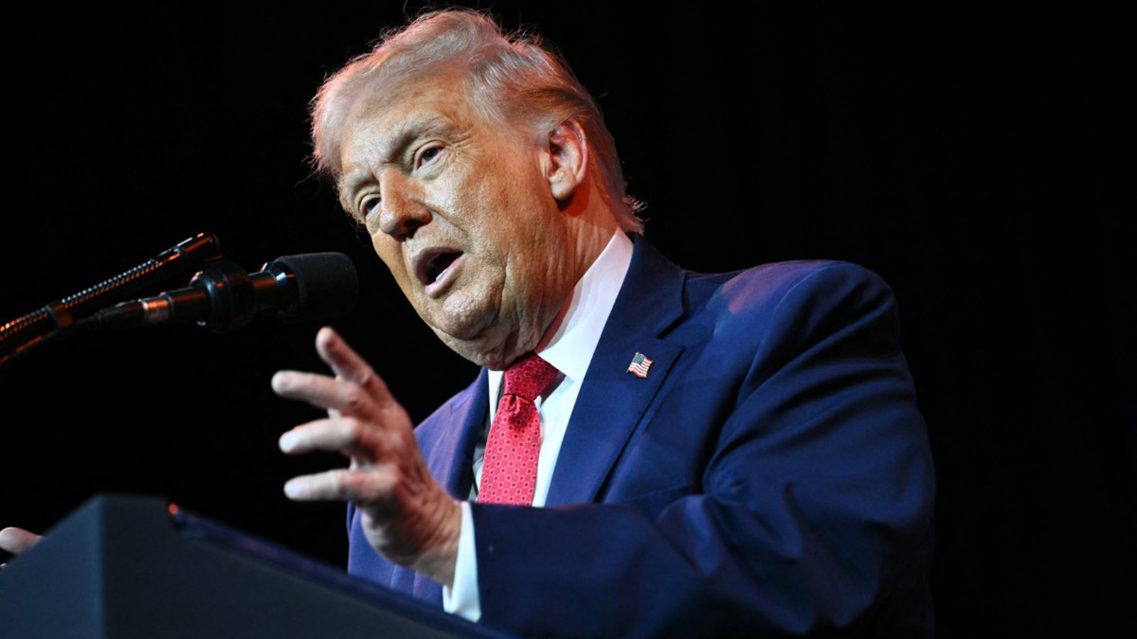 Trump announces plan to sell Venezuelan oil as US signals it is in talks with Caracas