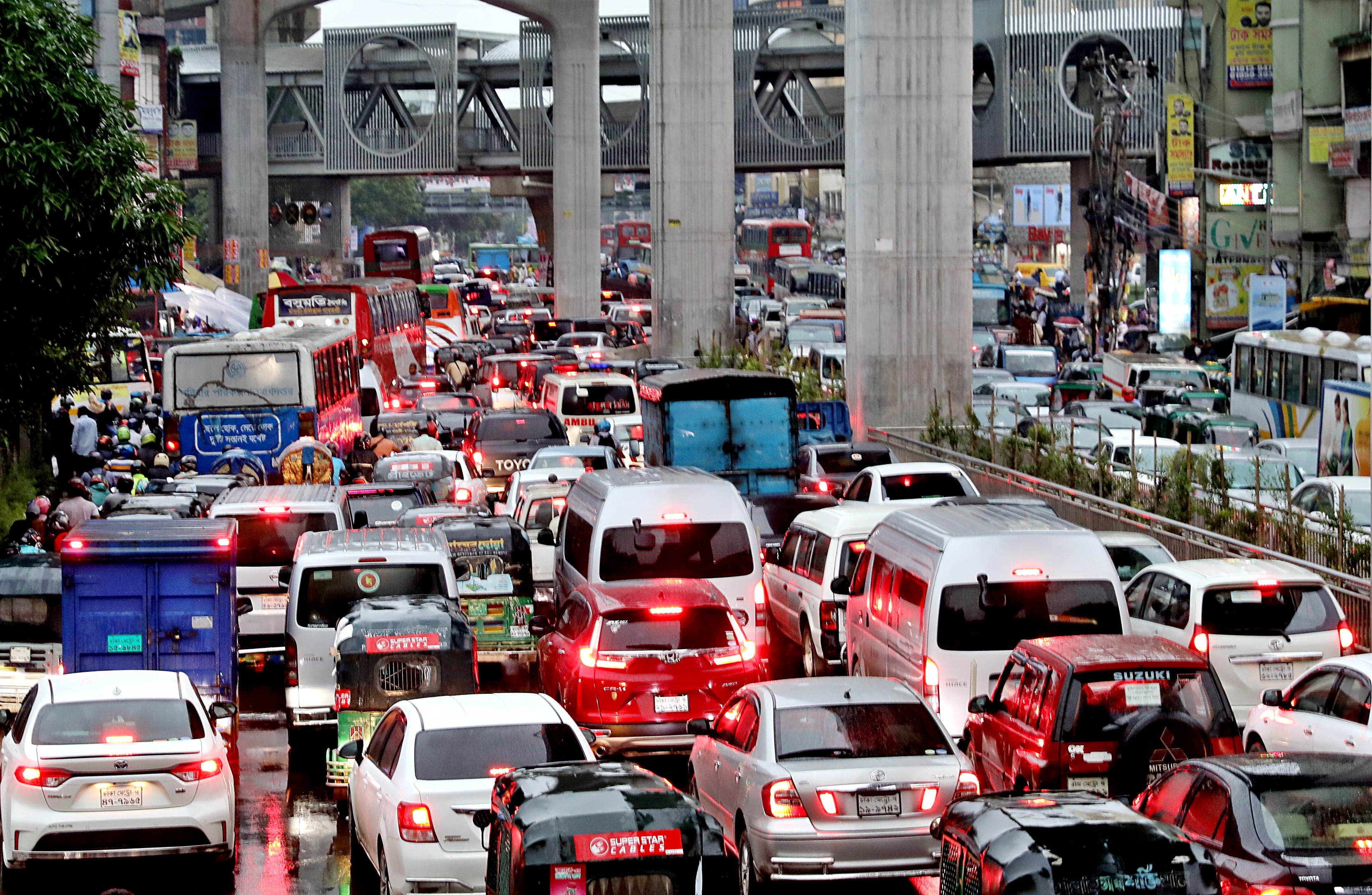 Transport contributes to Dhaka's heat