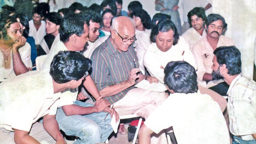 Muzharul Islam with members of Chetana, 1987. Courtesy: Saif Ul Haque