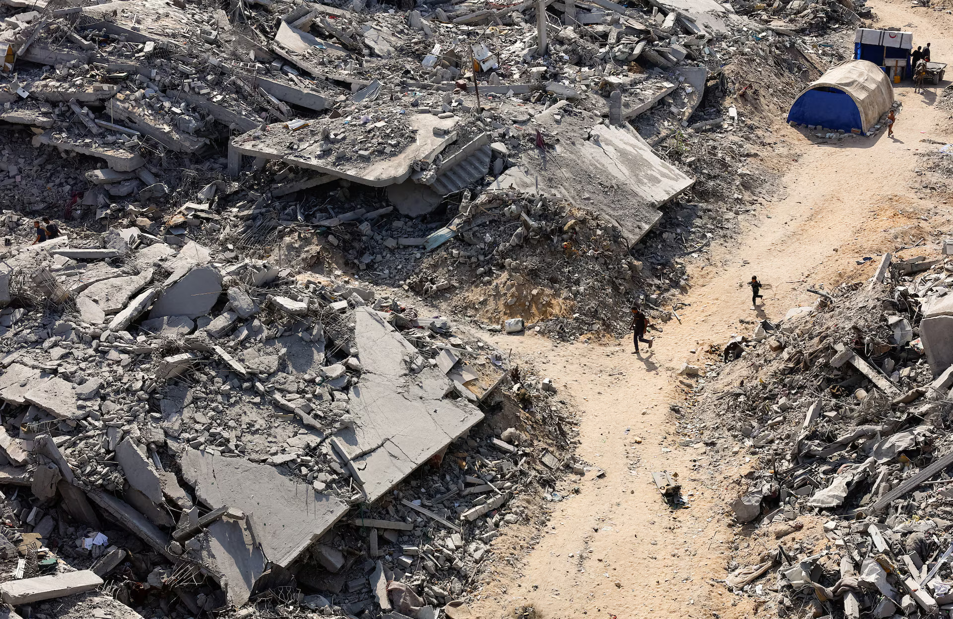 Gaza ceasefire: The politics behind a fragile truce