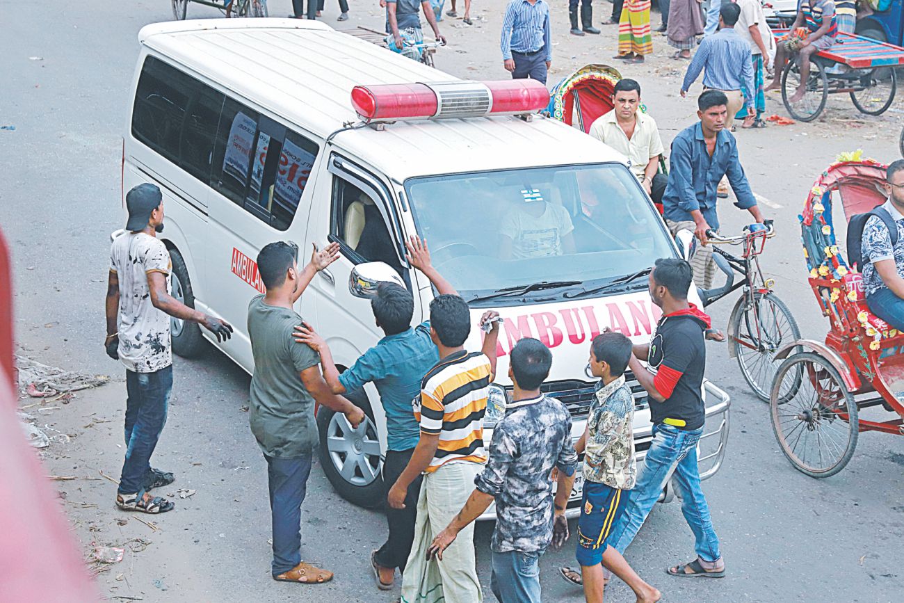 Ambulance held for hrs, infant dies