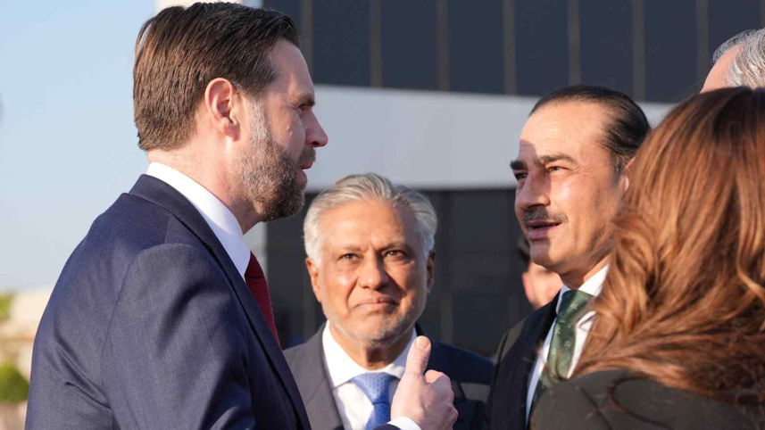 JD Vance with Asim Munir.JPG
