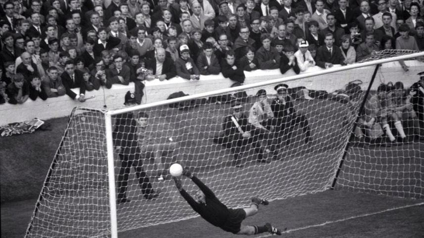 lev-yashin-makes-a-save-in-the-1966-world-cup-semifinal-between-russia-west-germany.jpg