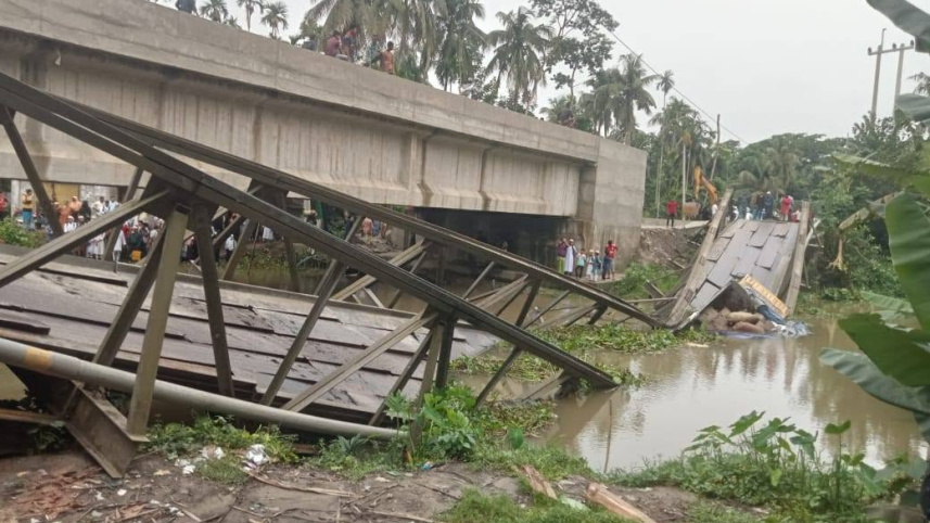 The bridge, located in front of Debipur Islamia Fazil Madrasah, collapsed around 11:30pm while a rice-laden truck was crossing it. Photo: Star