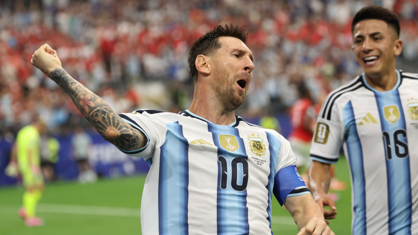 Messi celebrate.JPG