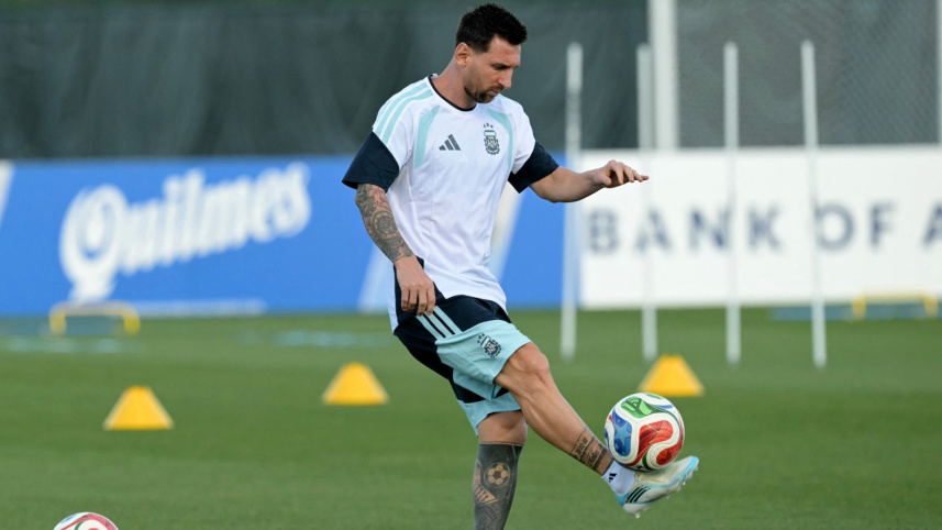 Messi in training.jpg