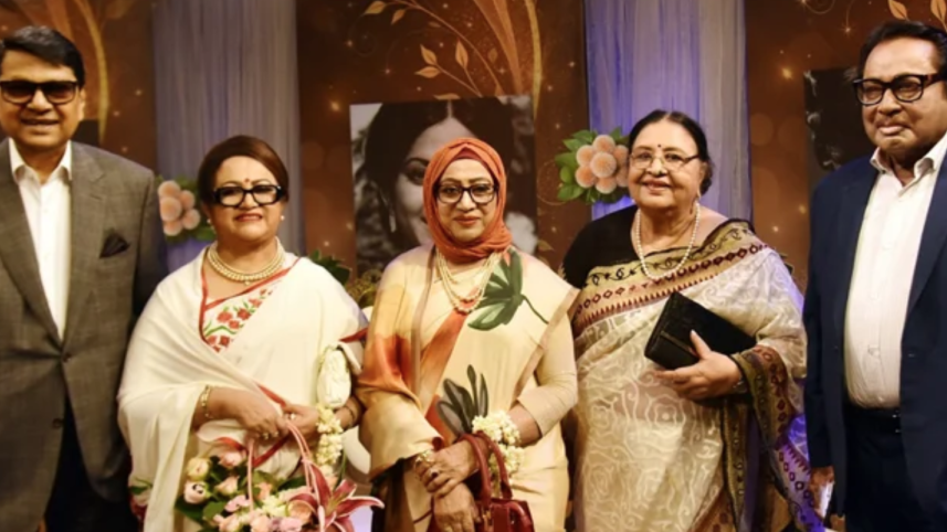 Five screen legends reunite for nostalgic gathering