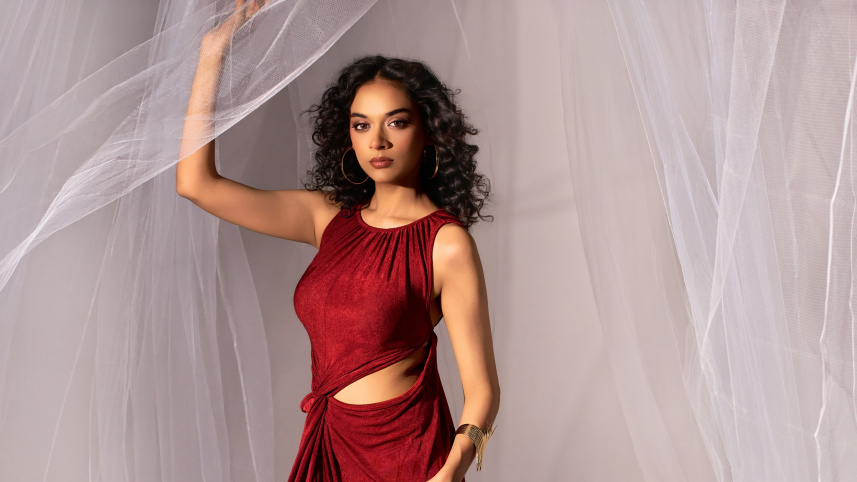 Turn heads this summer with bold party outfit choices