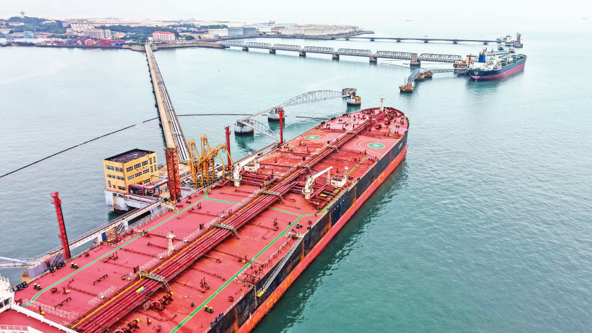 Qingdao-port-in-China.jpg