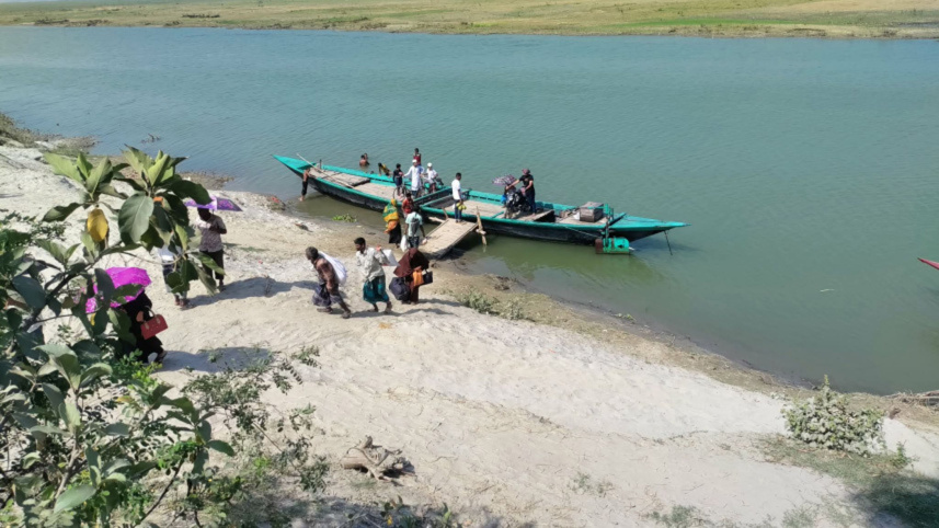 crossing-Vatua-river.jpg