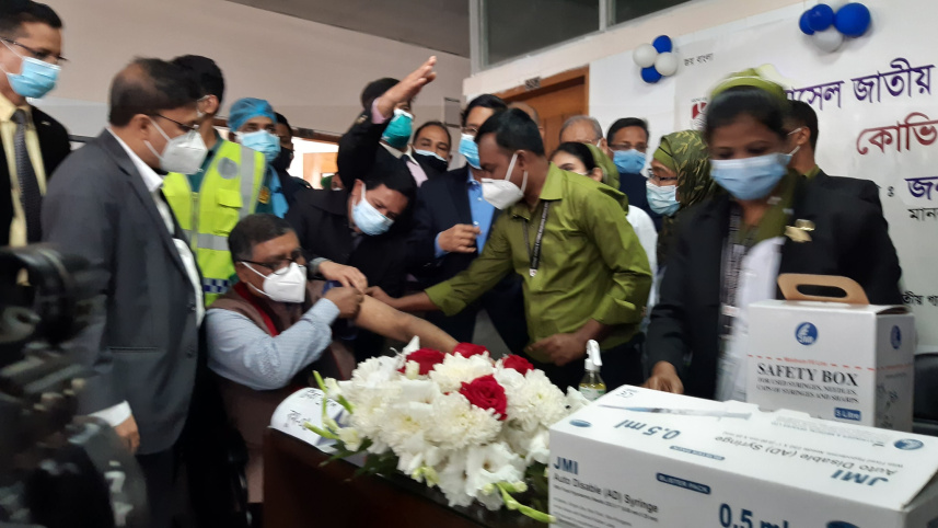 health minister-vaccination.jpg