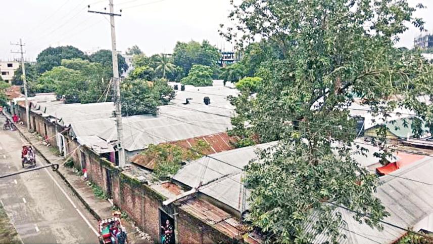 Kandapara-red-light-quarter.jpg