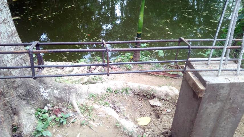 Risky-Boundary-Wall-Primary-School-Moulvibazar.jpg