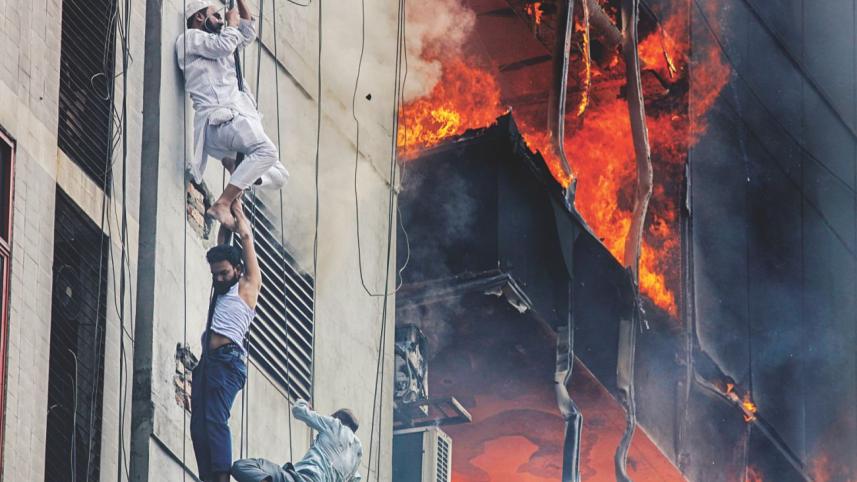 The blaze at 22-storey FR Tower raged for 6 hours; death toll feared  to rise; at least 6 fell to their death; around 100 injured