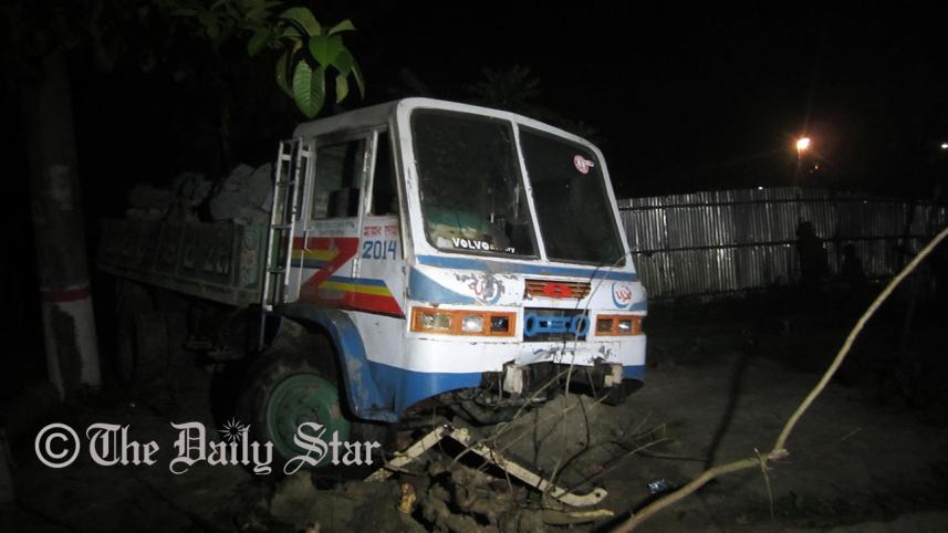Petrol bomb attck on truck in Barisal