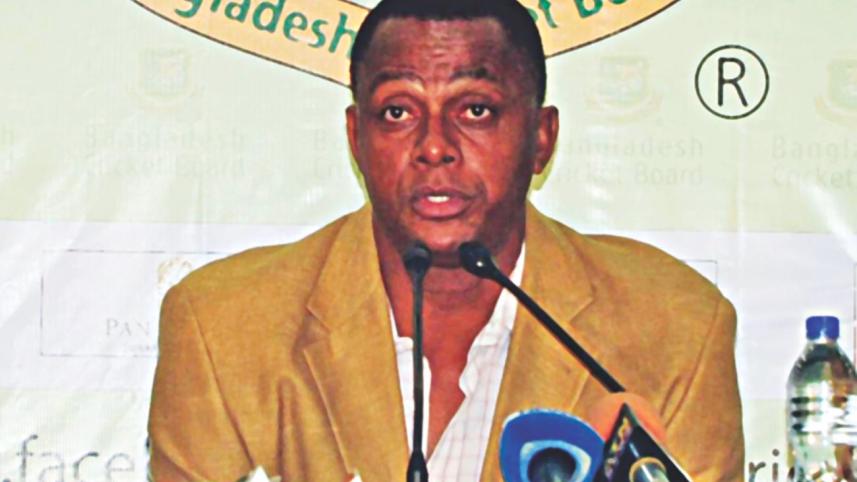 Courtney Walsh 