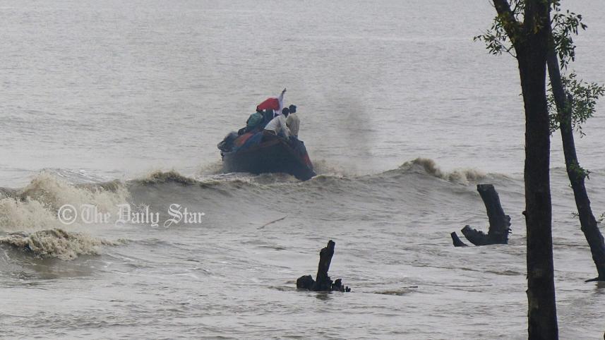 Cyclone-Bulbul-wb.jpg