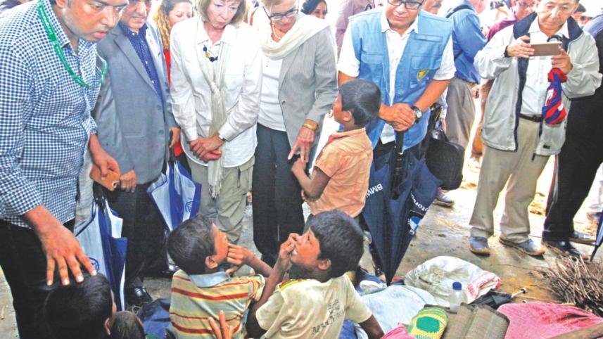 diplomats visits rohingya 1.jpg