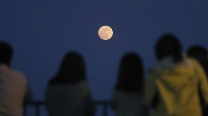 fake-moon-web.jpg