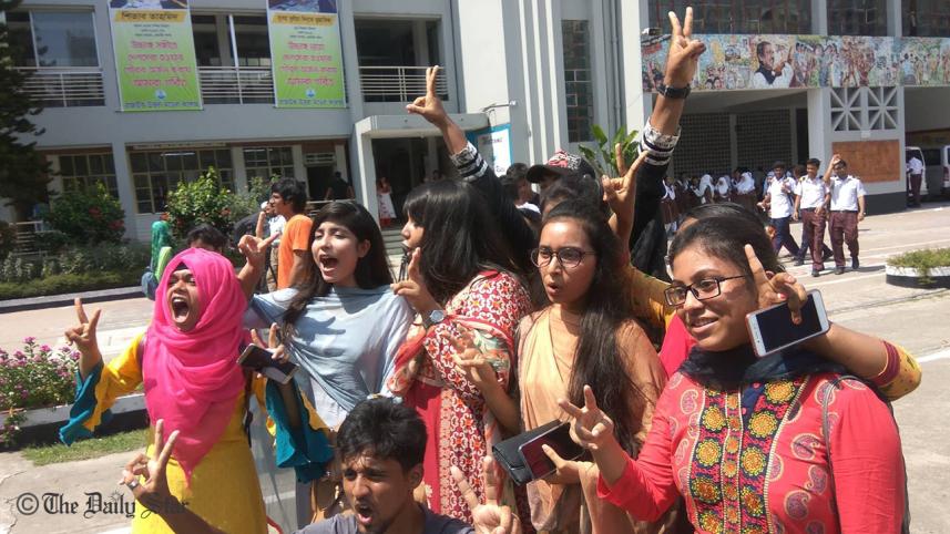 HSC-candidates-girls-2WB.jpg