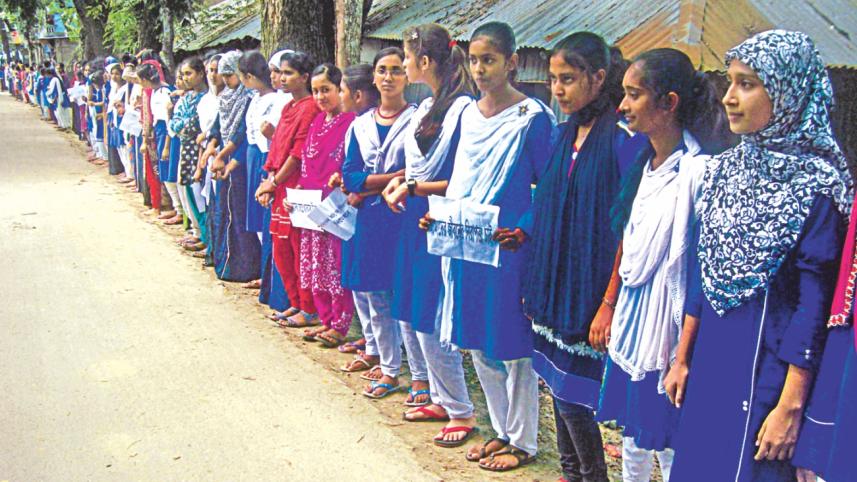 human chain.jpg