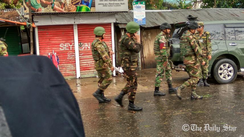 Bangladesh Army para commandos begin an operation codenamed “Twilight”