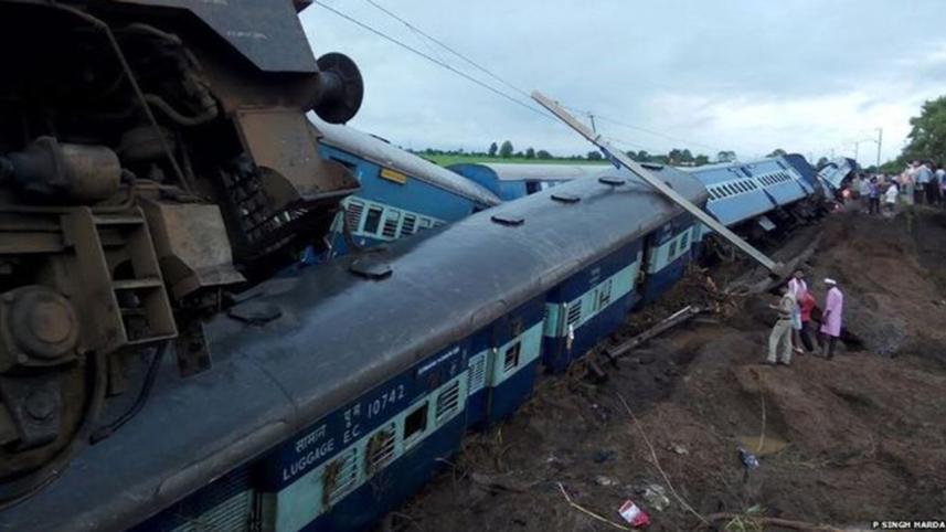 India-train--1WB.jpg