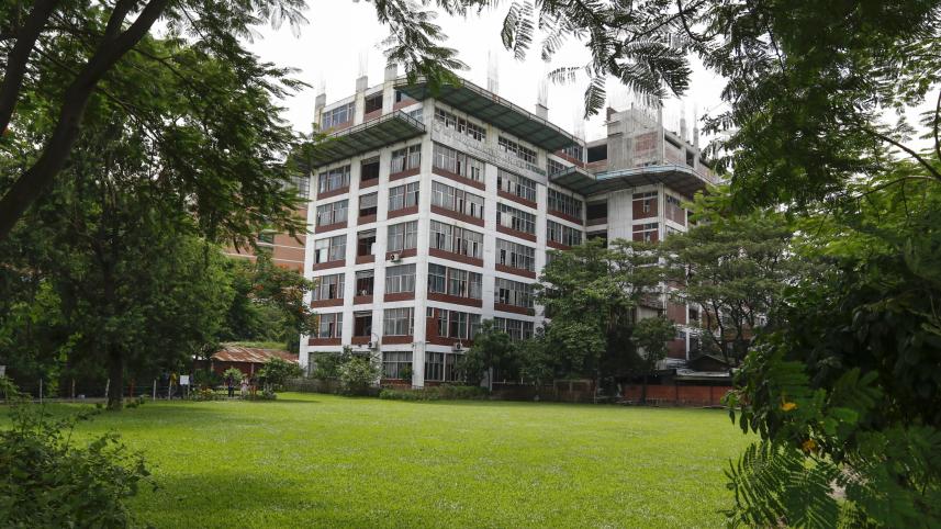 IUBAT campus 1.jpg