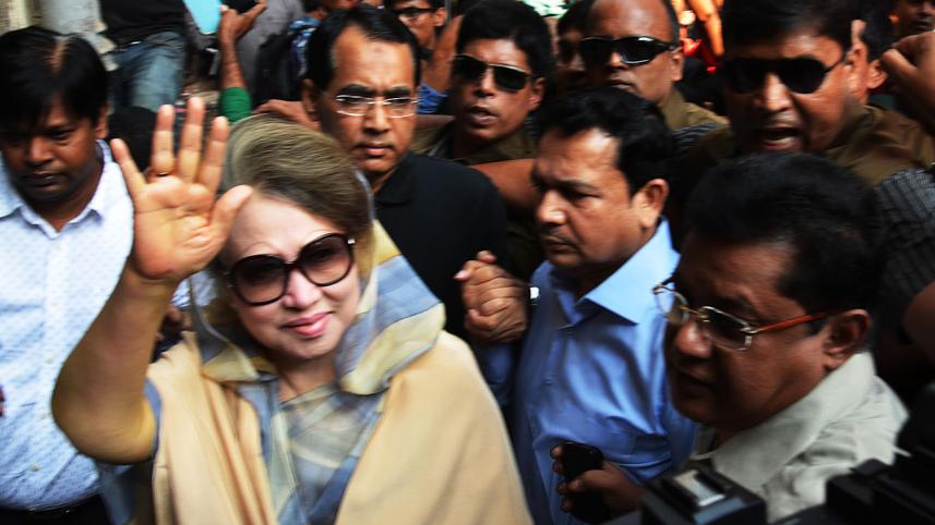 Khaleda at court.jpg