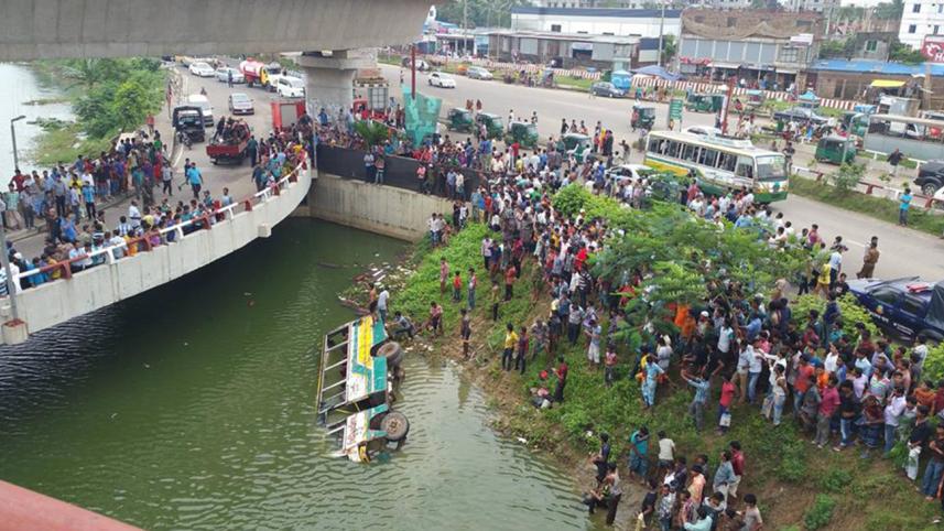 Kuril-Flyover-accident.jpg